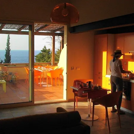 Rta Capo Aparthotel SantʼAndrea